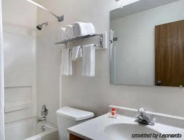 Hotel Super 8 By Wyndham 2*