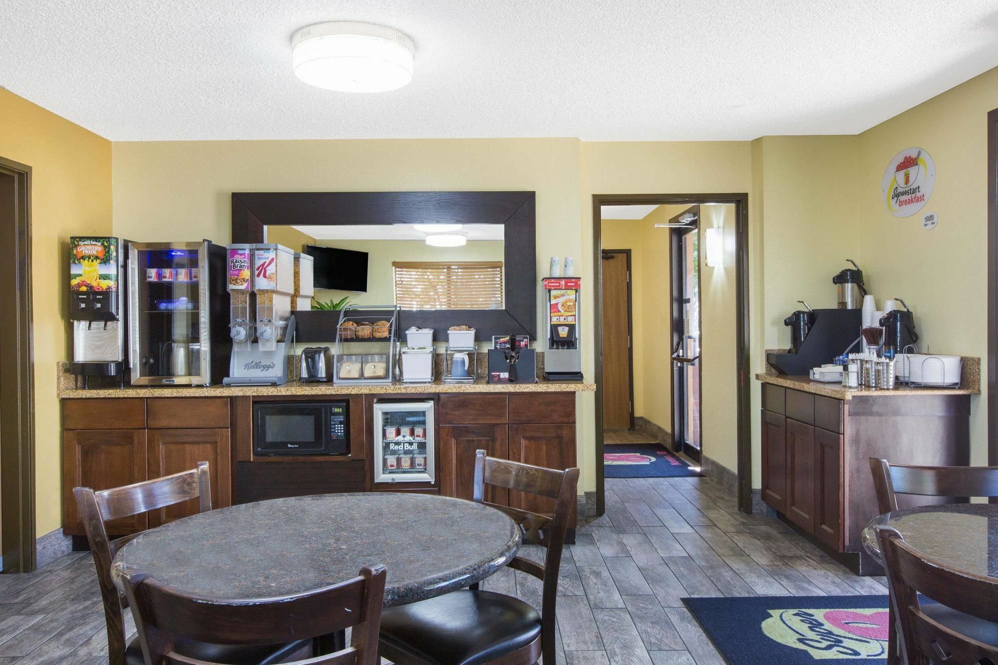 Super 8 By Wyndham